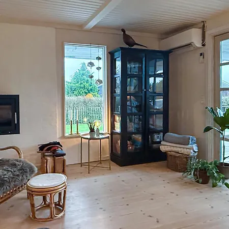 Amazing In With 3 Bedrooms And Wifi Holiday home *
